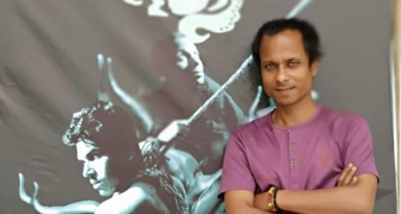 দুই বাংলার খ্যাতিমান প্রচ্ছদ শিল্পী চারু পিন্টুর জন্মদিন